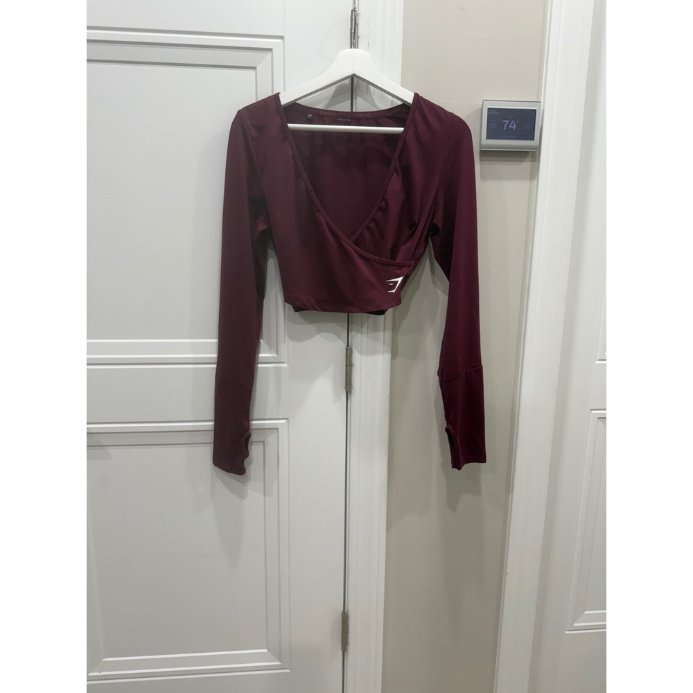 Gymshark Burgundy Long Sleeve Crop Top Thumbholes Athletic Athleisure Womens - Picture 1 of 10